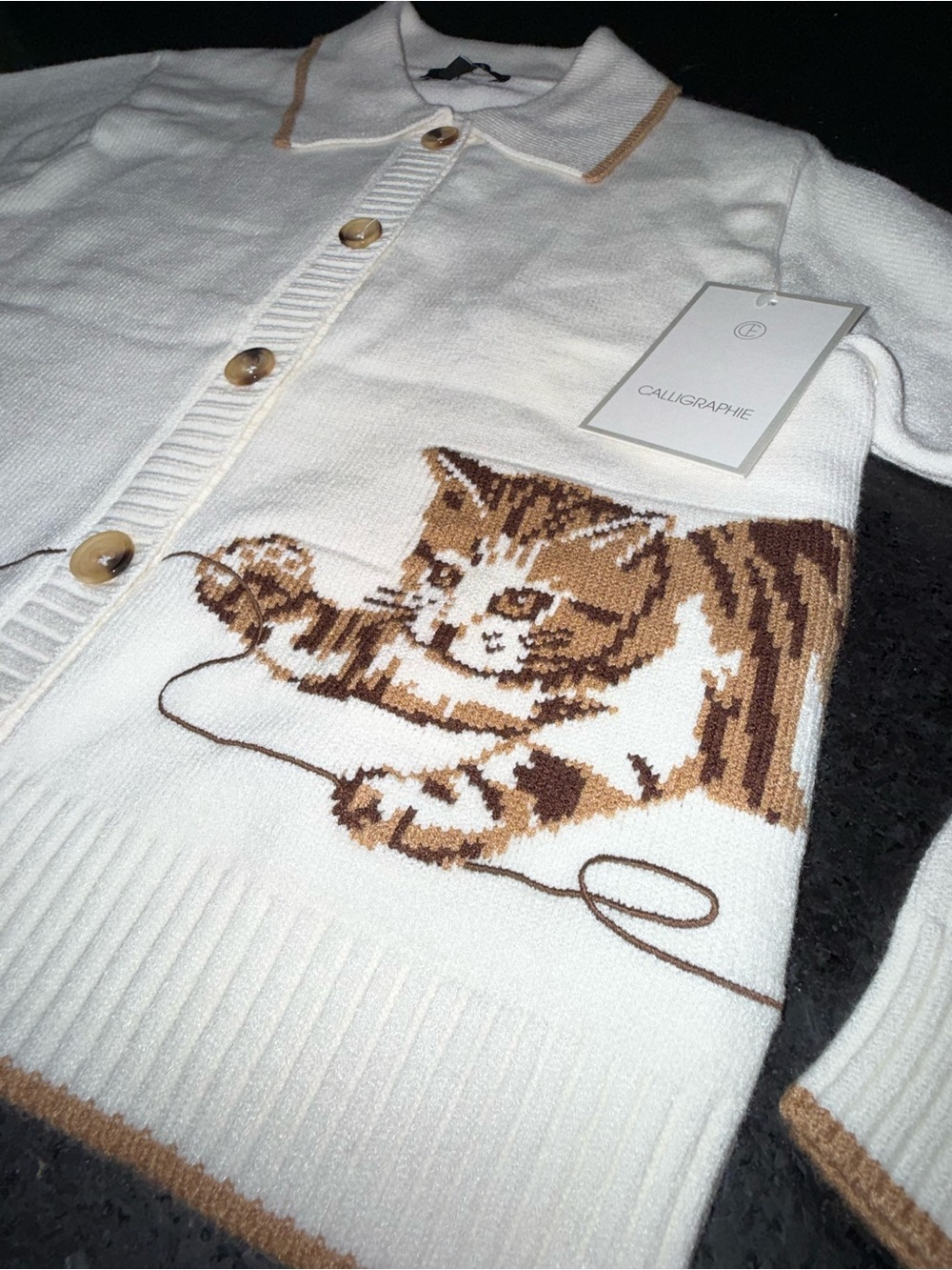 Calligraphie Playful Tabby Cat & Yarn Ball Button-Down Knit Cardigan Sweater L - Picture 2 of 9